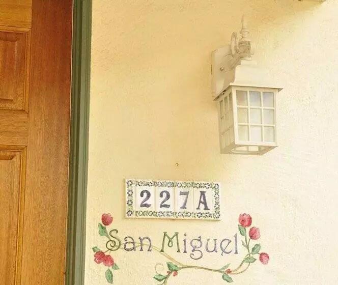 فندق The Eagle Inn