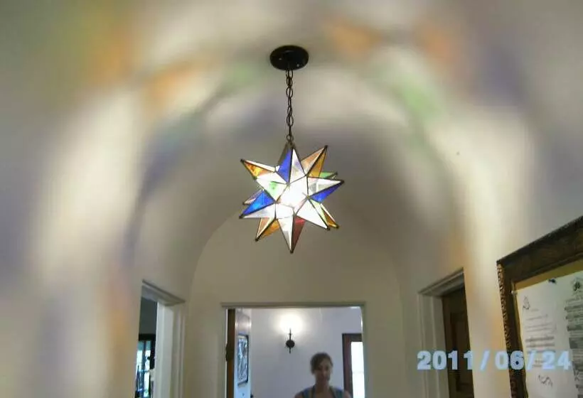 فندق The Eagle Inn