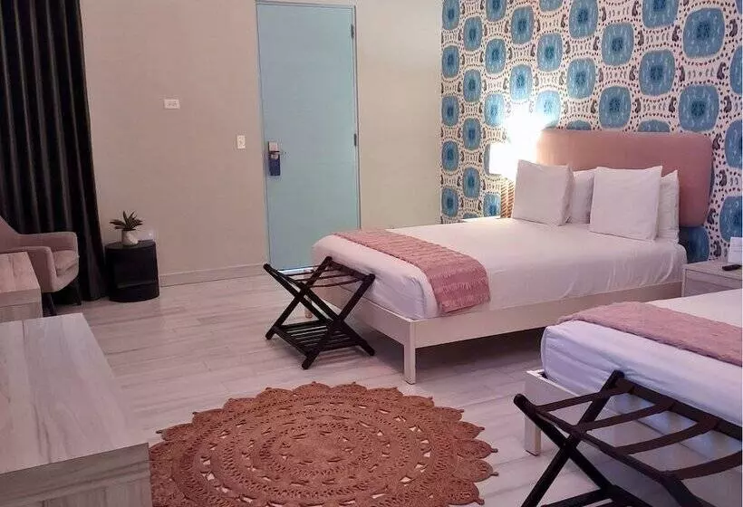 مسافرخانه Trópica Beach