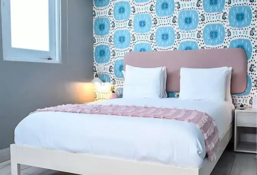 مسافرخانه Trópica Beach