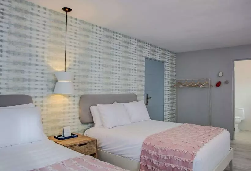 مسافرخانه Trópica Beach