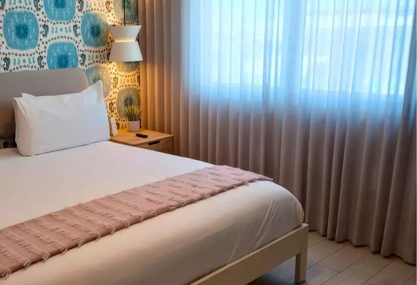 مسافرخانه Trópica Beach