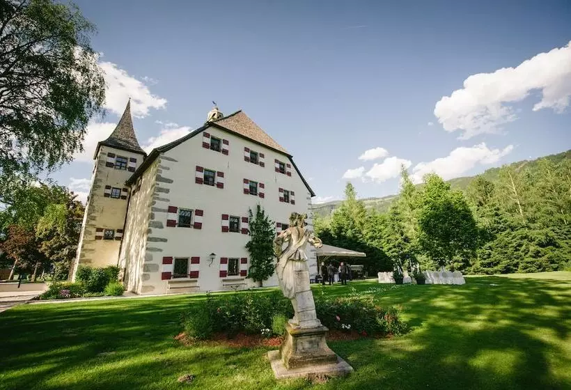 Schloss Prielau Hotel & Restaurants