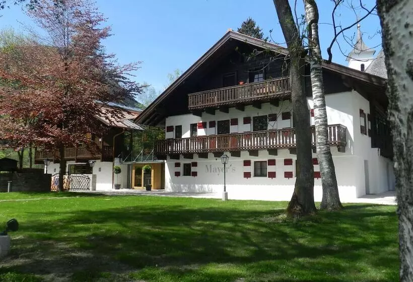 Schloss Prielau Hotel & Restaurants