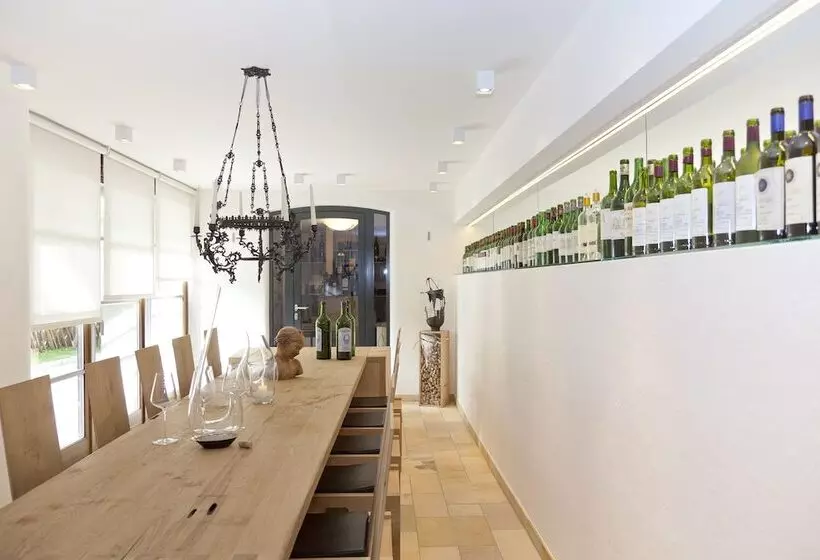 Schloss Prielau Hotel & Restaurants