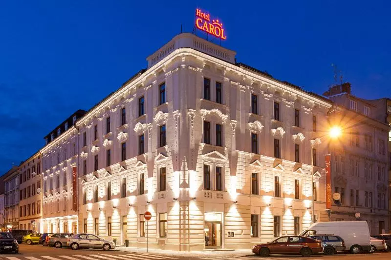 Отель Carol