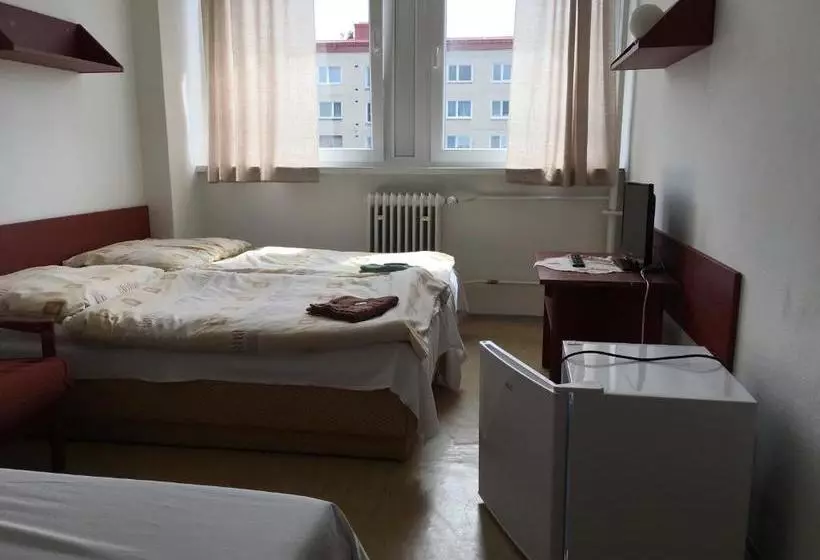 Отель Penzion Cestar