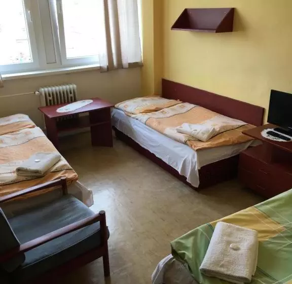 Отель Penzion Cestar