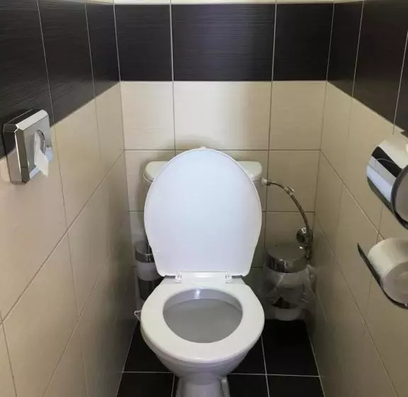 Отель Penzion Cestar