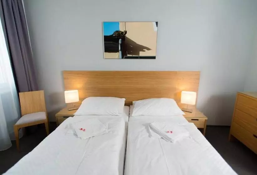 호텔 Atom Třebíč