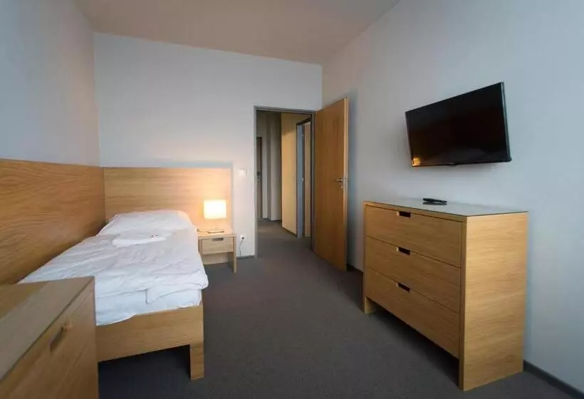 호텔 Atom Třebíč