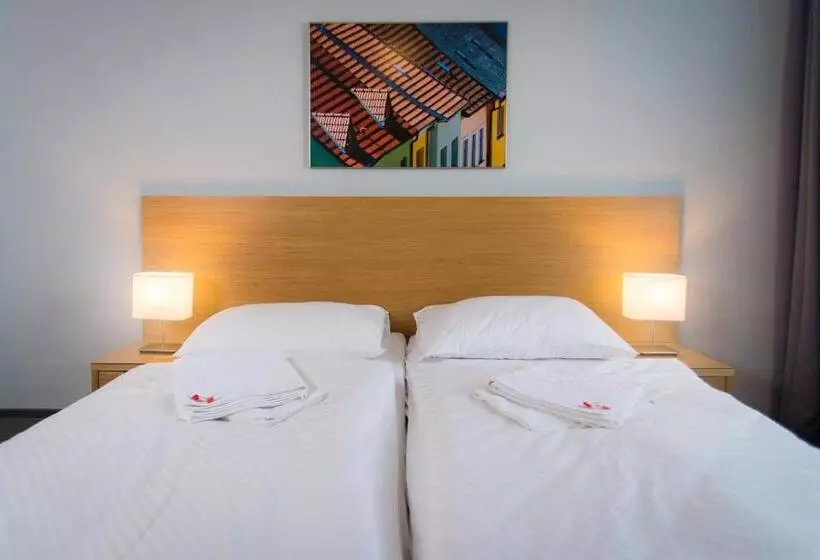 호텔 Atom Třebíč