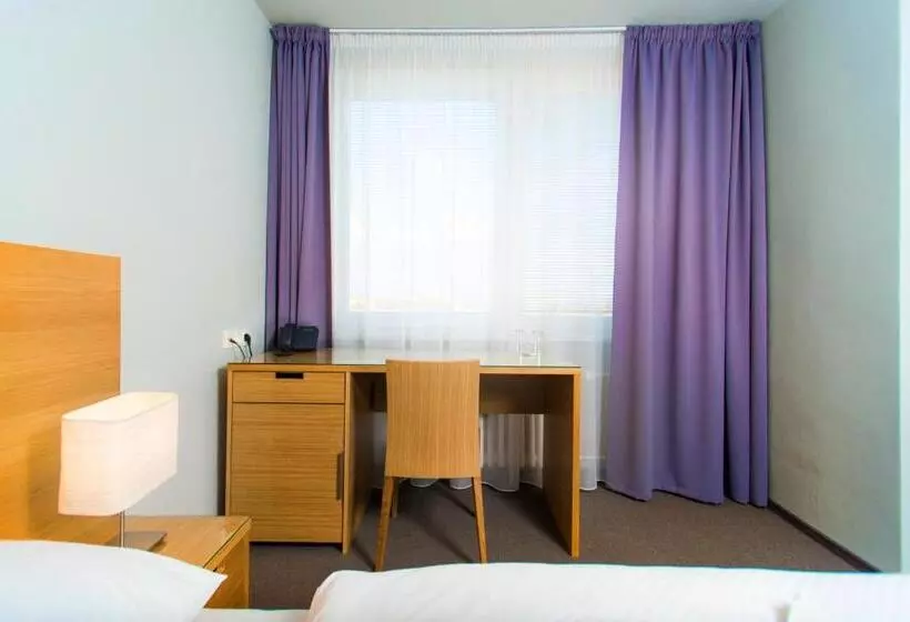 호텔 Atom Třebíč