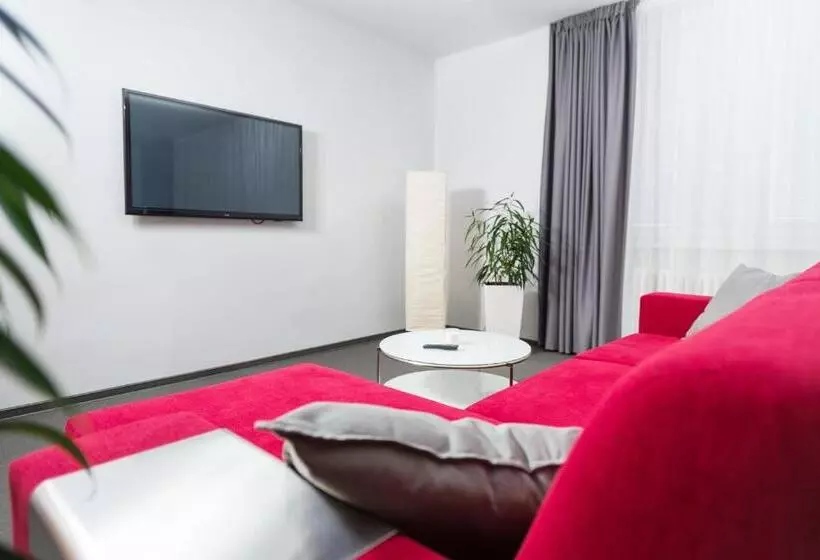 호텔 Atom Třebíč