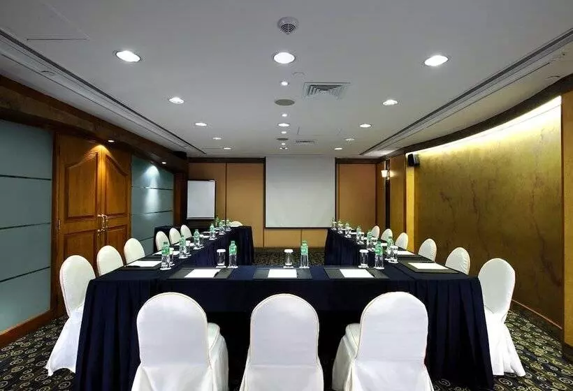 هتل Charterhouse Causeway Bay