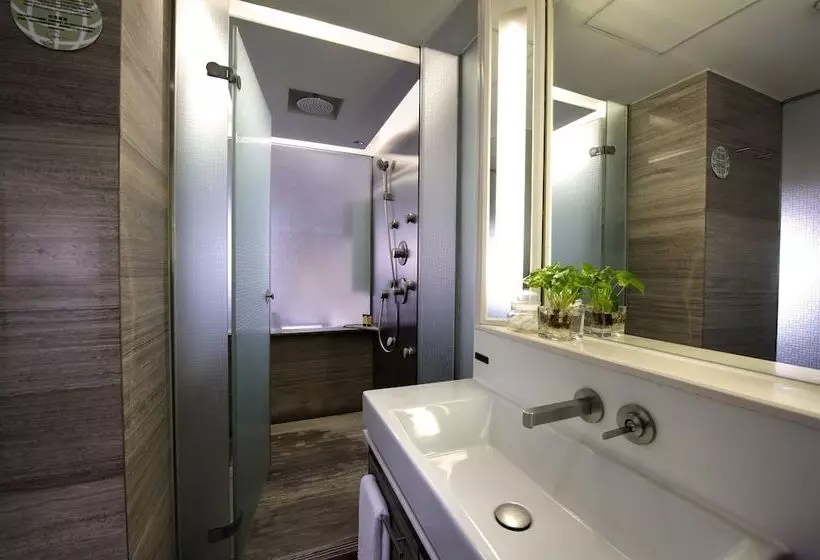 هتل Charterhouse Causeway Bay