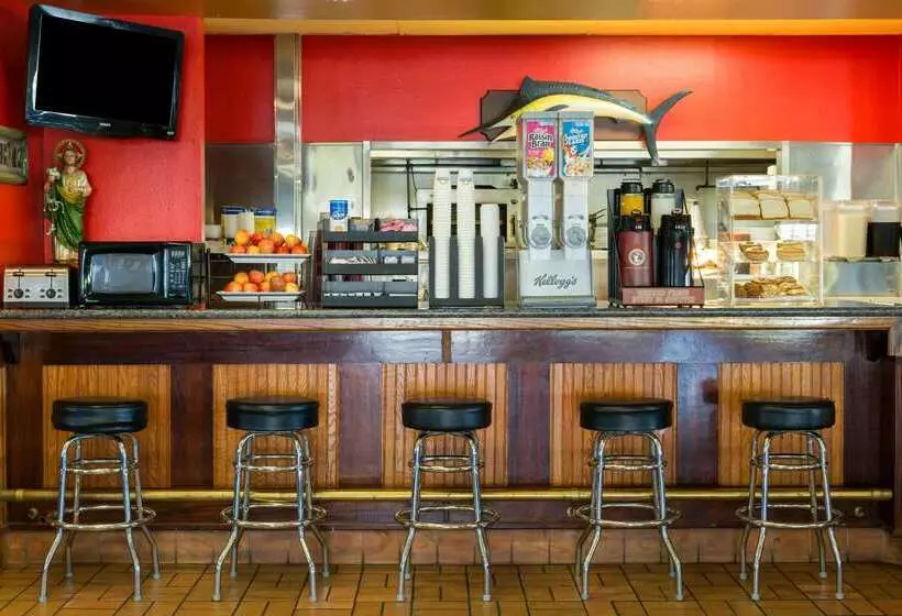 호텔 Days Inn By Wyndham Fontana / Rialto