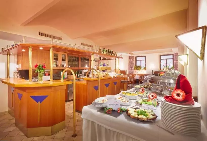 هتل Villa Noel am Hauptbahnhof