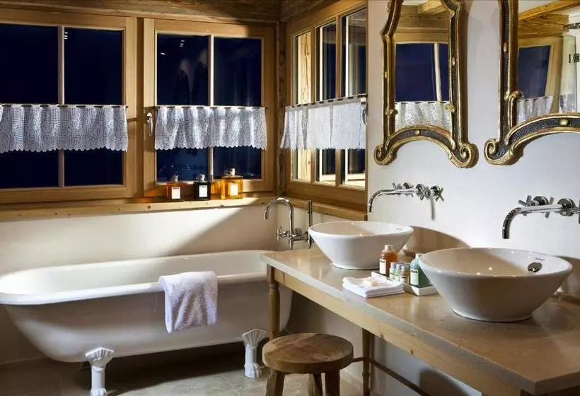 هتل Kitzhof Mountain Design Resort