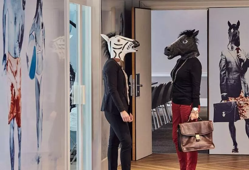 هتل Mercure Château De Fontainebleau