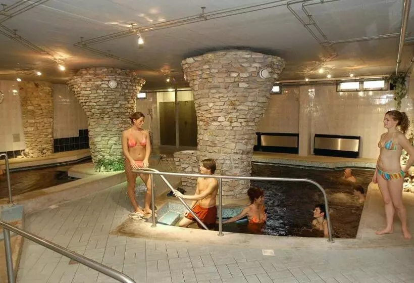 هتل Mátyás Király Gyógy és Wellness