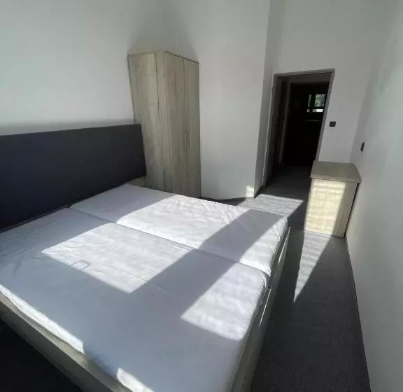 בית מלון כפרי Stadion Hradec Králové