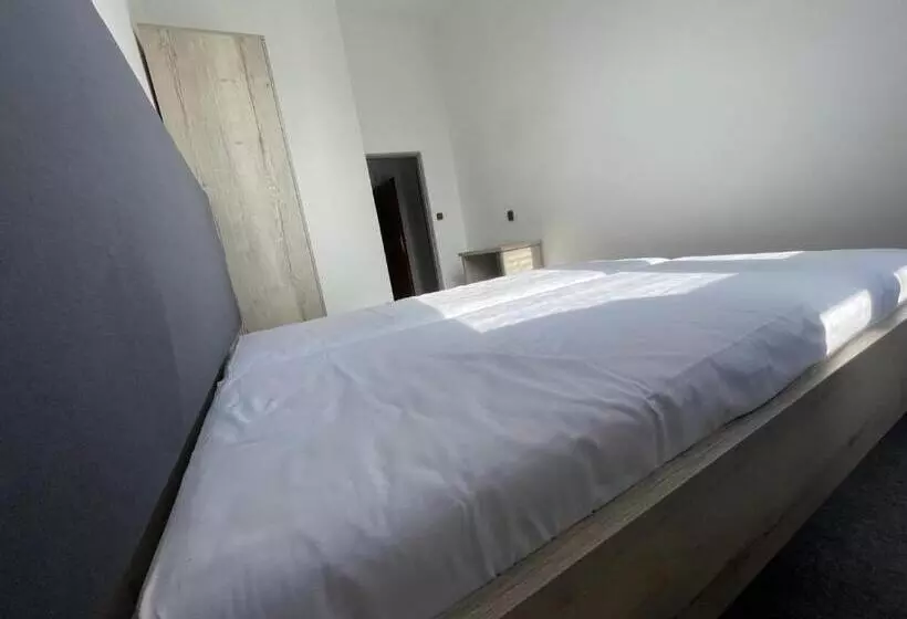 בית מלון כפרי Stadion Hradec Králové