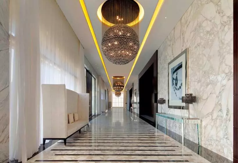 Le Méridien Dubai Hotel & Conference Centre