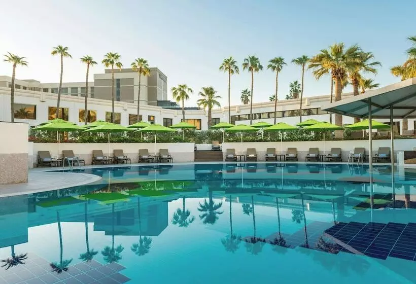 Le Méridien Dubai Hotel & Conference Centre