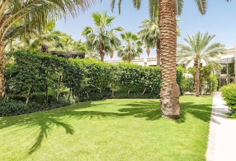 Le Méridien Dubai Hotel & Conference Centre