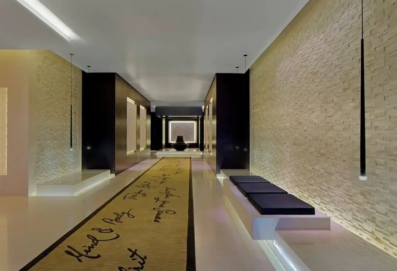 Le Méridien Dubai Hotel & Conference Centre
