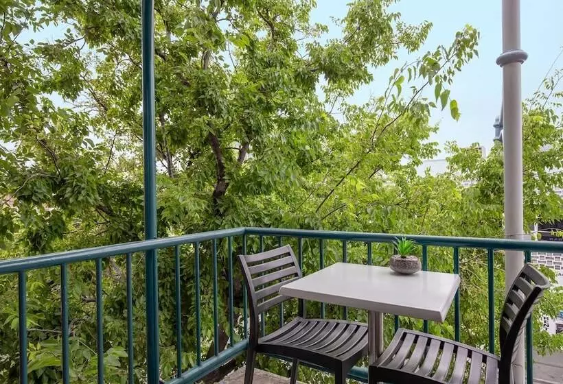 Hotel Breakfree Adelaide