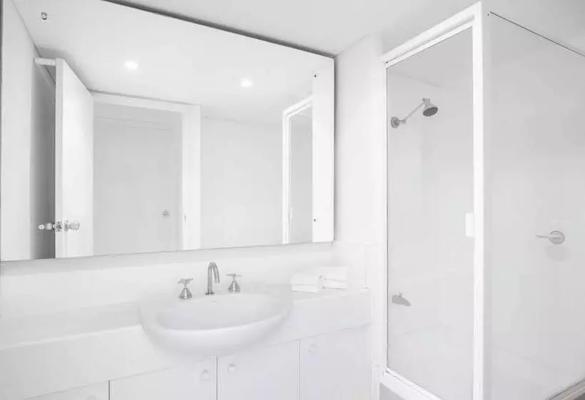 Hotel Breakfree Adelaide