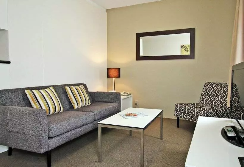 Hotel Breakfree Adelaide