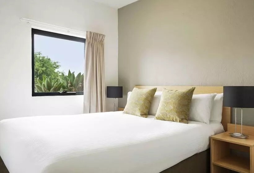 Hotel Breakfree Adelaide