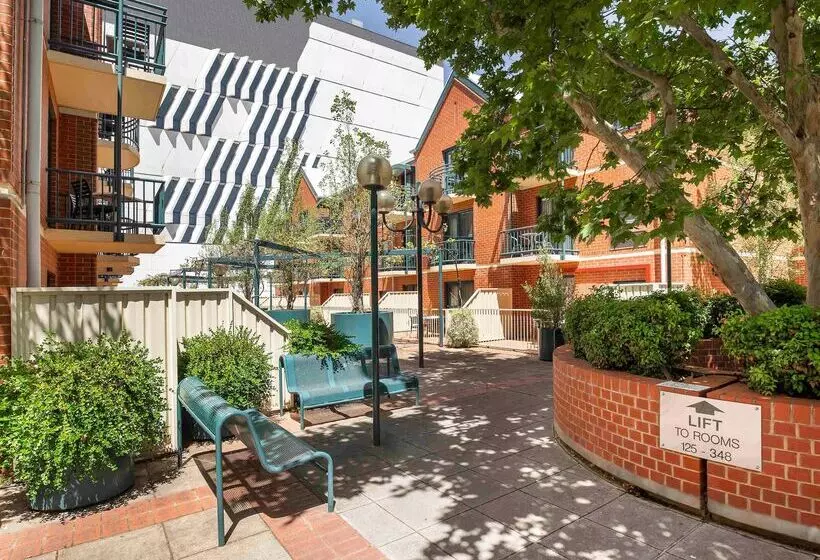 Hotel Breakfree Adelaide