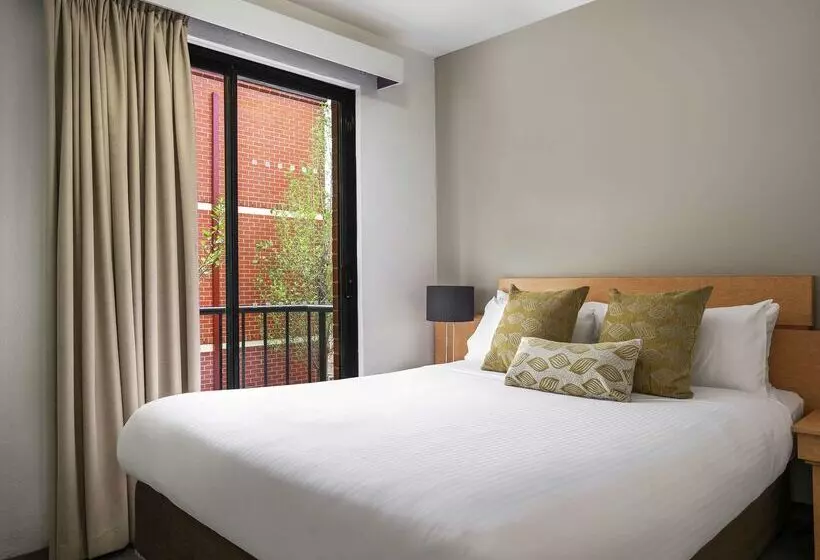 Hotel Breakfree Adelaide