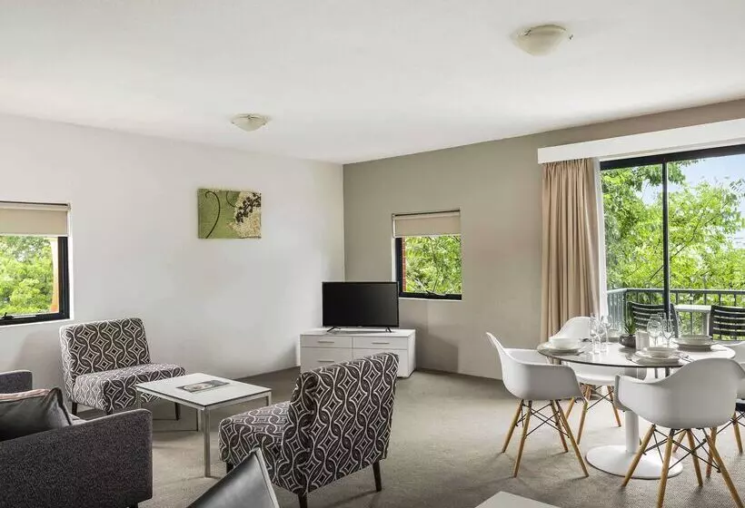 Hotel Breakfree Adelaide