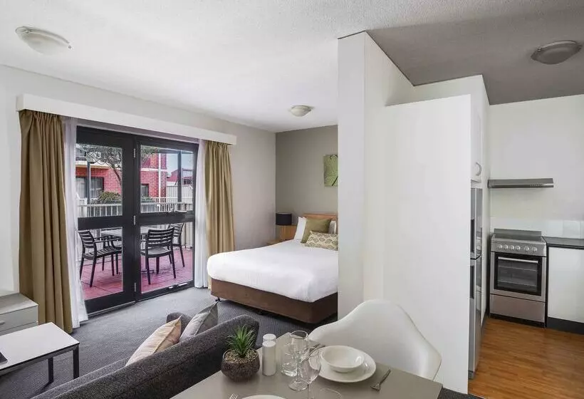 Hotel Breakfree Adelaide