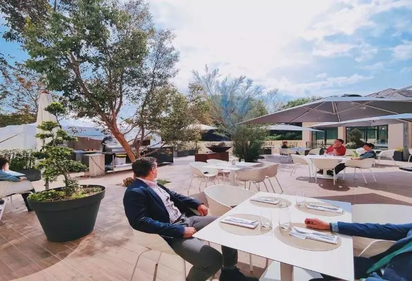 هتل Holiday Inn Calais Coquelles, An Ihg