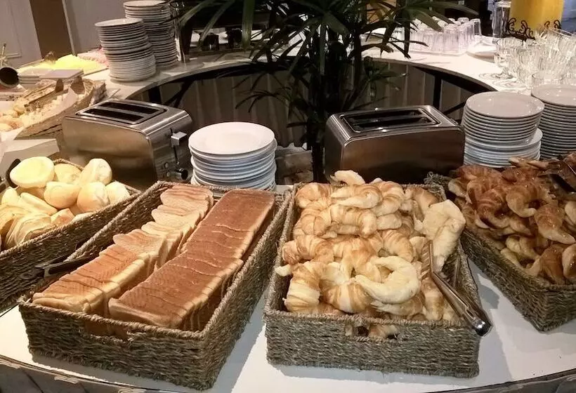 فندق Julio Cesar