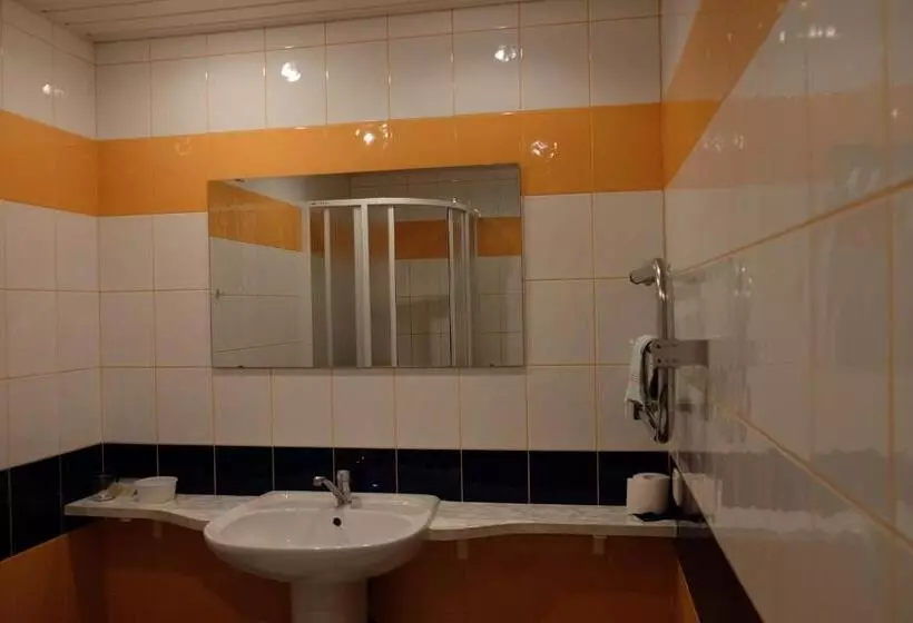 هتل Majori Guesthouse