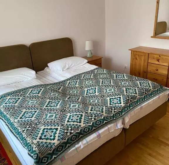 هتل Majori Guesthouse