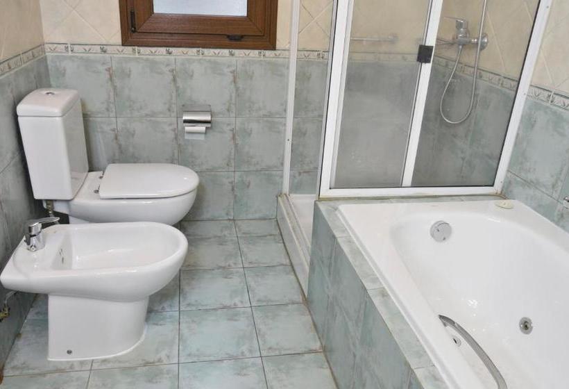 Gardi Hotel & Suites