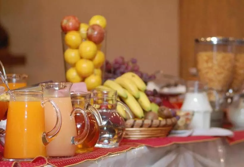 Gardi Hotel & Suites