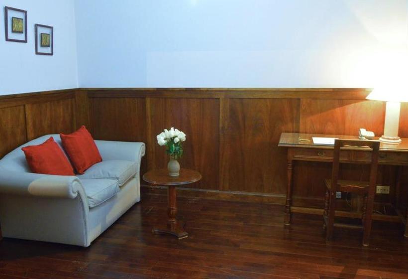 Gardi Hotel & Suites