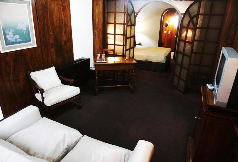 Gardi Hotel & Suites