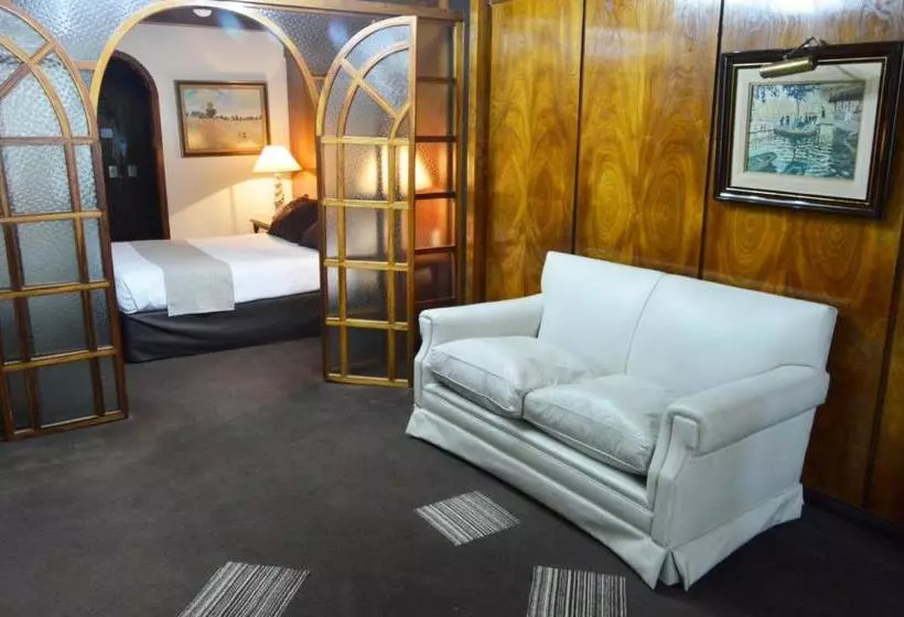 Gardi Hotel & Suites