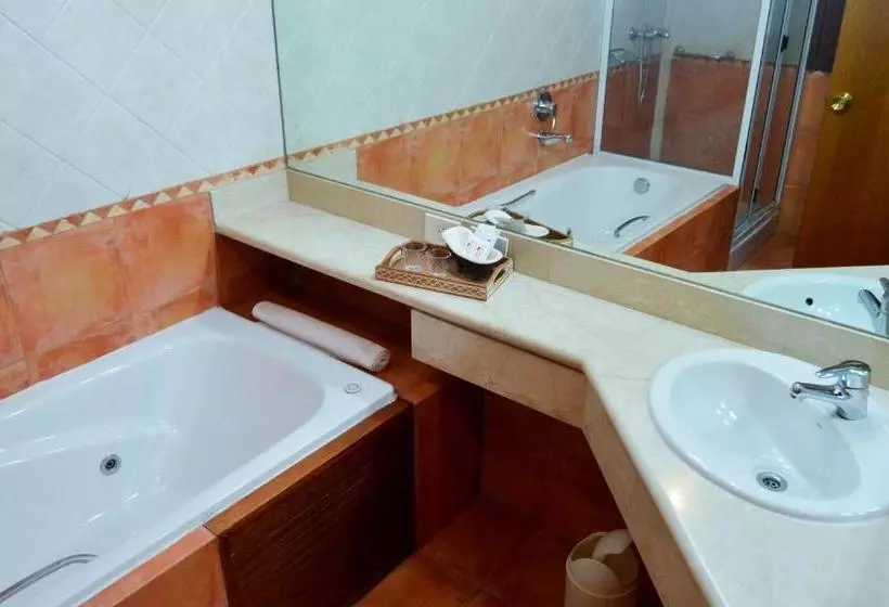 Gardi Hotel & Suites