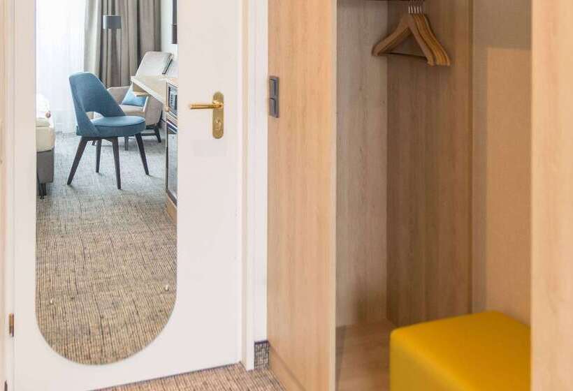 فندق Ramada By Wyndham Flensburg City